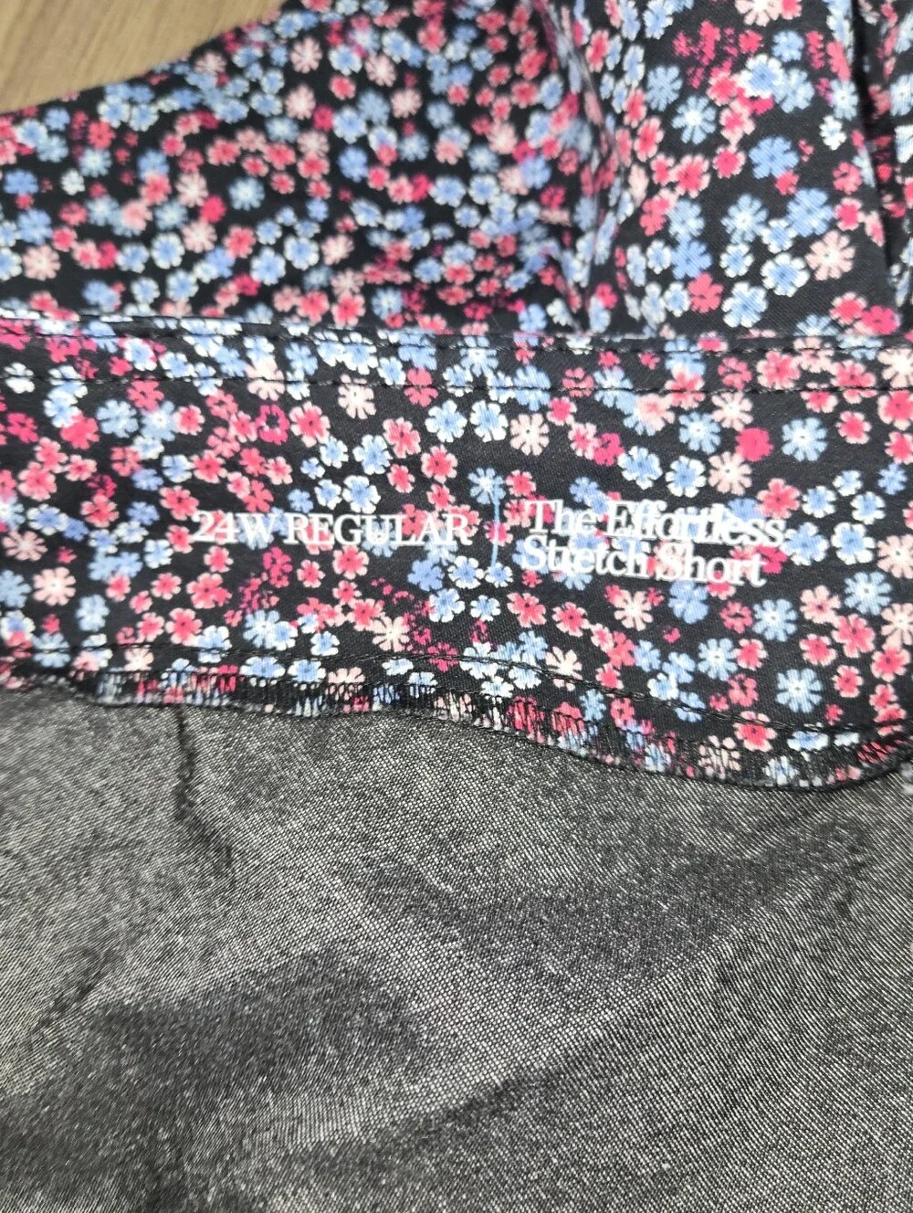 Croft & Barrow Black Floral Shorts with Pink & Blue Daisies Size 24W
